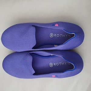 Girl's size 2 Rothy's flats